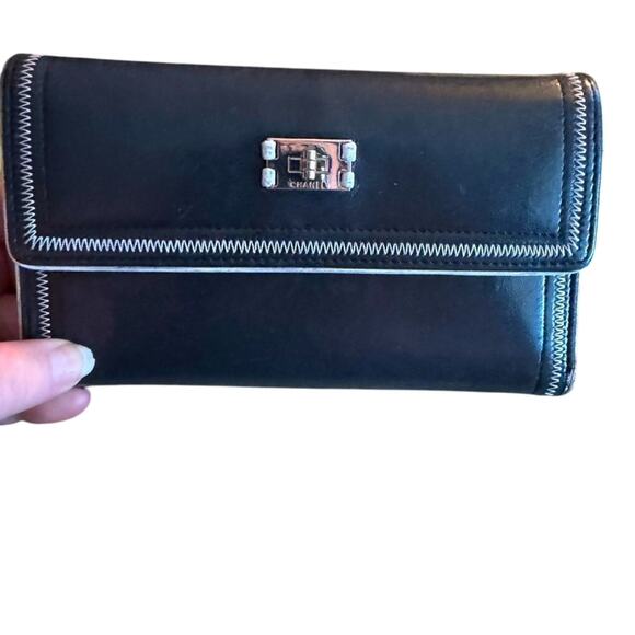 Chanel Timeless Mademoiselle Lock Wallet EUC Authentication certificate - Picture 1 of 12